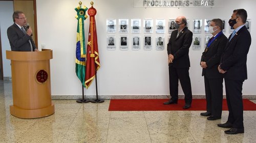 Senador Anastasia é homenageado durante comemoração do Centenário do Ministério Público Militar